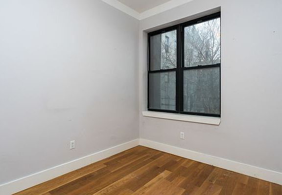 3rd image of 249 Jefferson St APT 4B