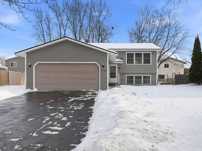 8140 James Ave N, Brooklyn Park, MN, 55444