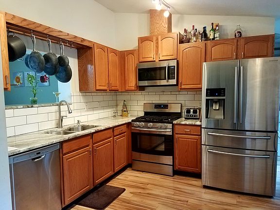 3rd image of 466 Lake Dr NE