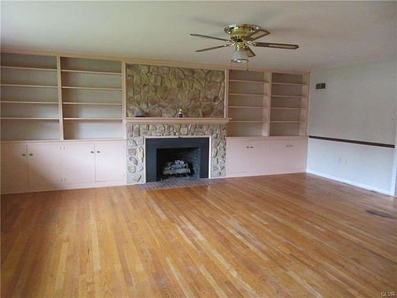 4th image of 285 Buckingham Dr