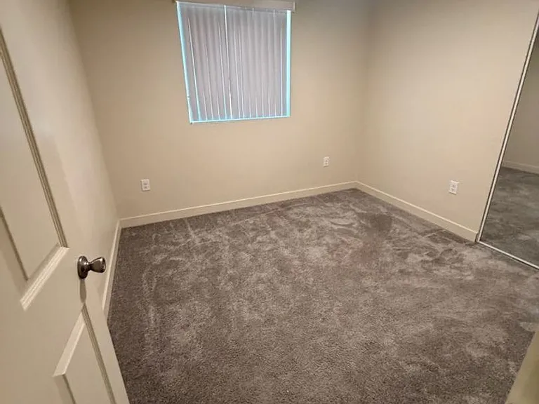 3839 Woodlawn Ave — Photo 65