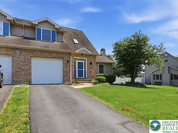3rd image of 220 Melissa Dr