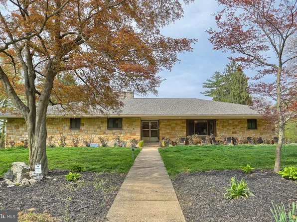 1303 Wheatland Ave, Lancaster, PA 17603
