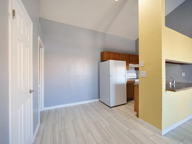 1901 Lake Omega St #A — Photo 8