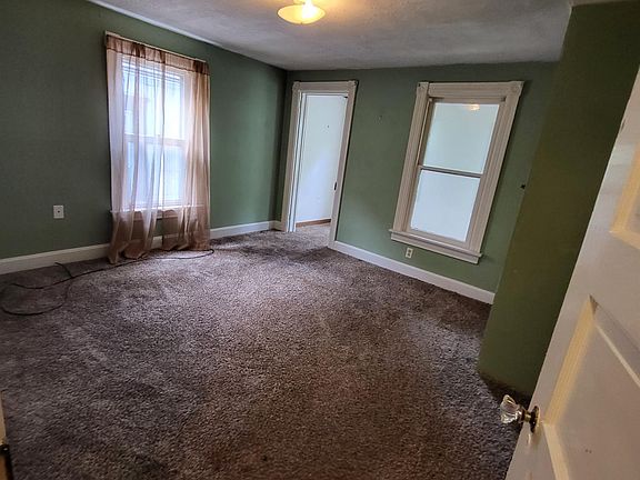 3rd image of 435 Clarendon Ave