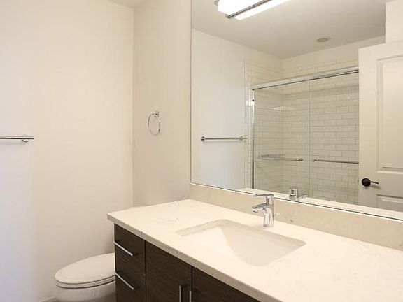 4th image of 9 Buttles Ave