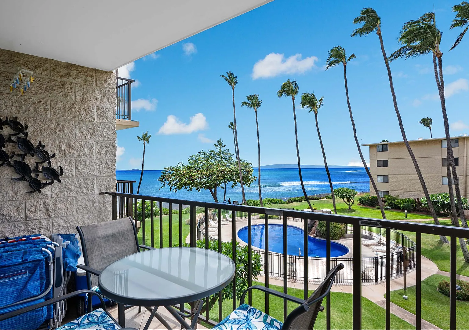 Kanai a Nalu 314 - Modern, Renovated, Oceanfront Condo, Breathtaking — Photo 1
