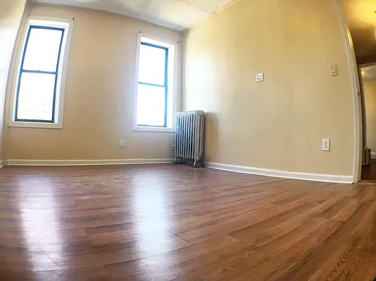 Rented by Lang Realty LLC | media 9