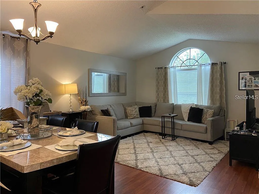 3 bed, 2.0 bath, 1642 sqft, $2,750 — Photo 3