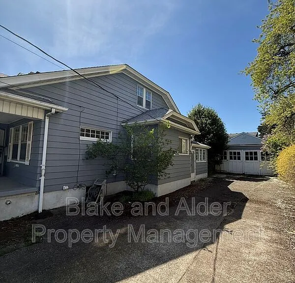 2825 NE 27th Ave — Photo 29