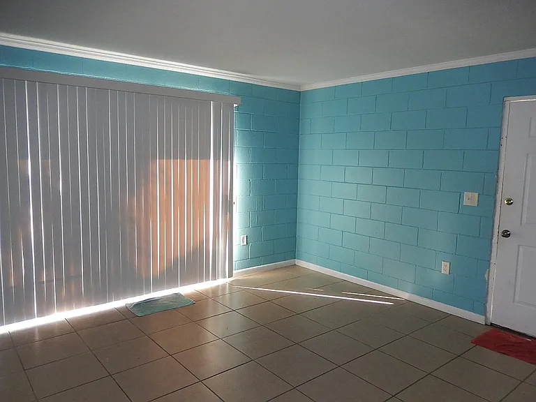 2241 W Pensacola St #48 — Photo 4