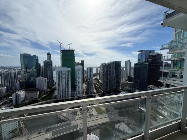 92 SW 3rd St APT 5012, Miami, FL 33130