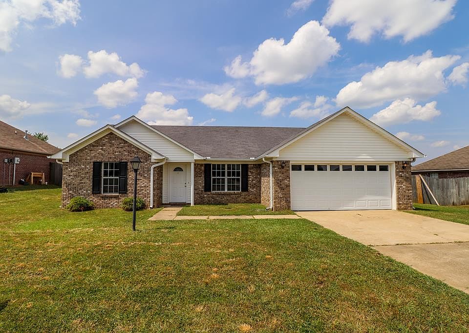 1st image of 203 Eagles Nest Ln