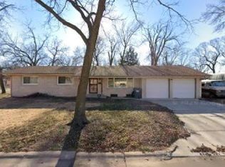 981 N Valleyview Ln, Wichita, KS 67212