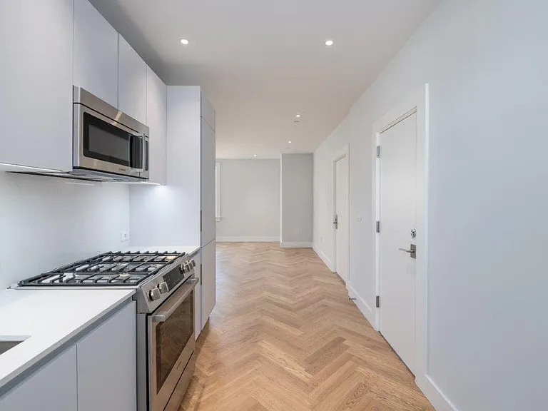19 Forest St #23D — Photo 11