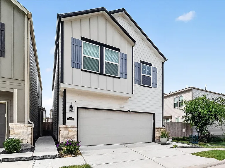 14839 Slow River Ave — Photo 2