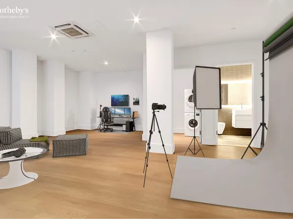 100 Norfolk Street image 11 of 27