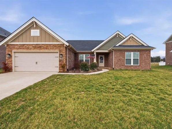 1175 Yorktown Ln, Bowling Green, KY 42104