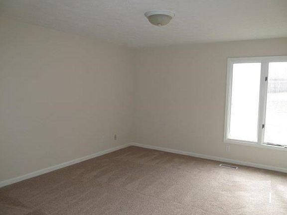 5th image of 5926 Marcia Ln