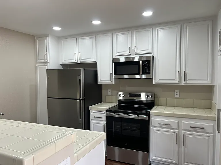 5960 Mission Center Rd #B — Photo 2