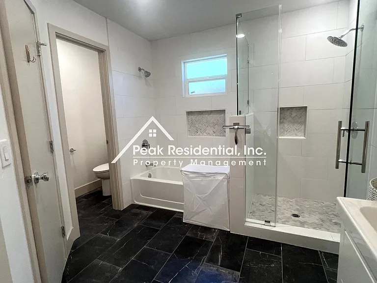 4867 V St — Photo 24