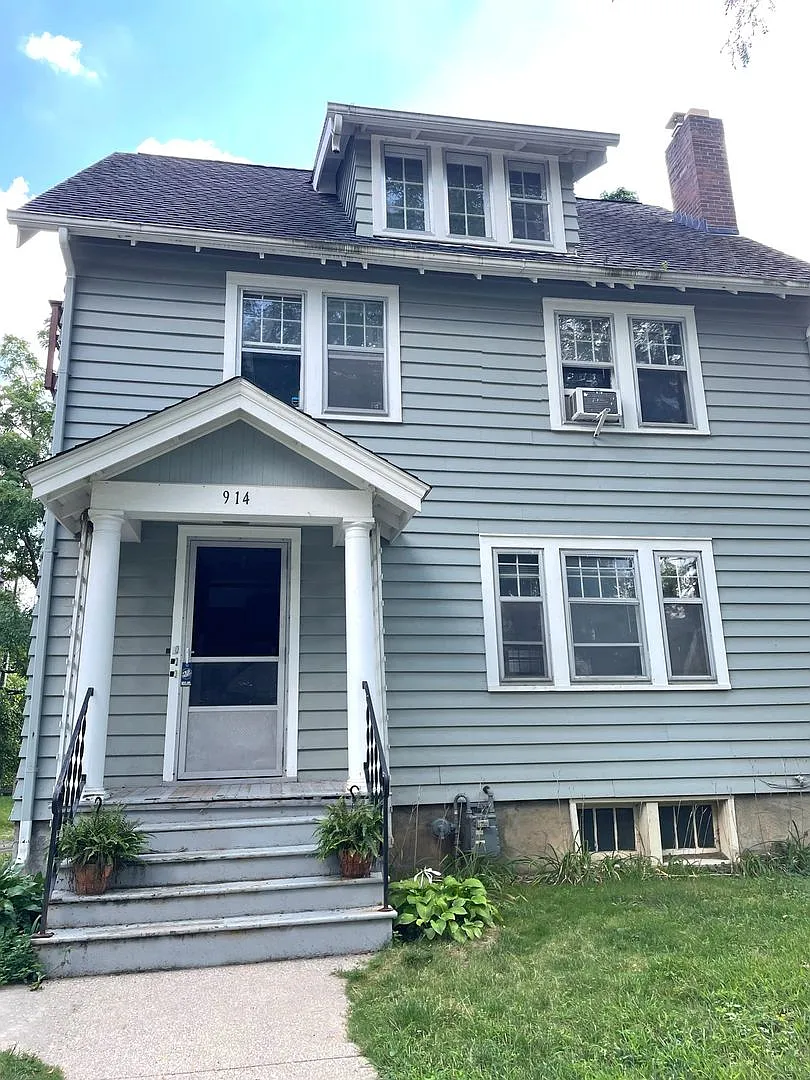 Building Photo - 914 Vaughn St