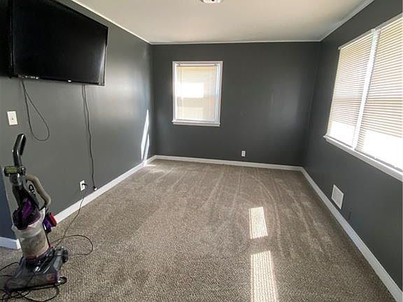 5th image of 317 Redwood Dr