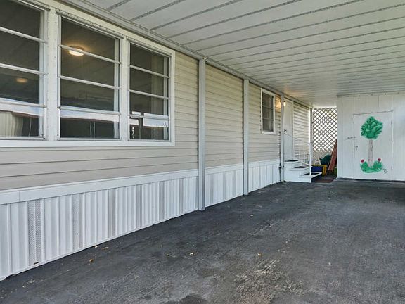 4th image of 10010 Granada Bay