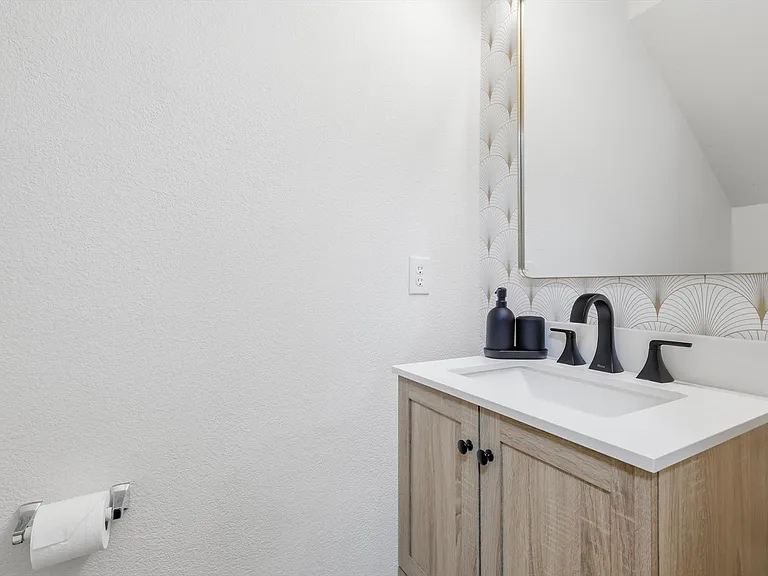 2831 Rosewood Blvd — Photo 29