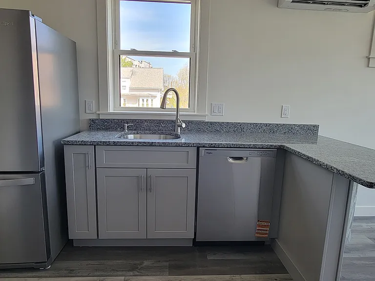 24 Jackson St #11 — Photo 12
