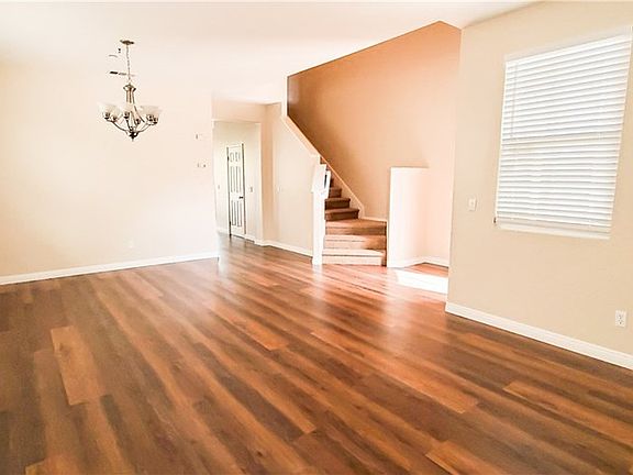 3rd image of 10969 Persimmon Ln