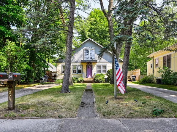 225 Brockway Ave, South Haven, MI 49090