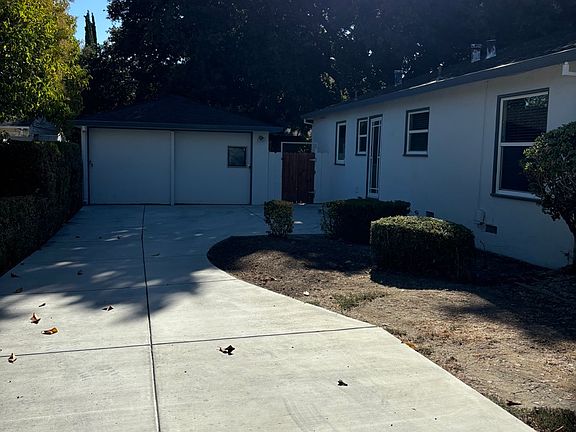3rd image of 284 Carlyn Ave