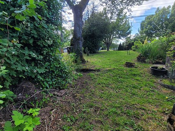 4th image of 8028 Beacon Avenue S