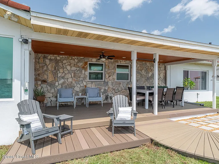 1110 S Banana River Dr — Photo 12