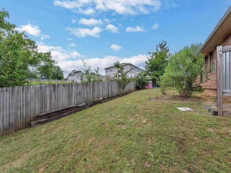 131 Bronze Cir — Photo 26