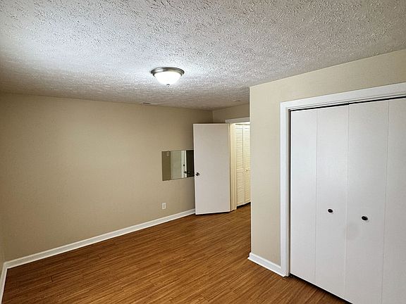 3rd image of 302 Olive St N APT 202