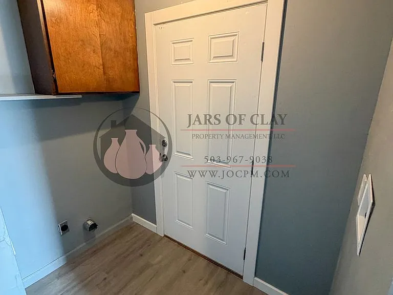 4393 Dover Ave NE — Photo 11
