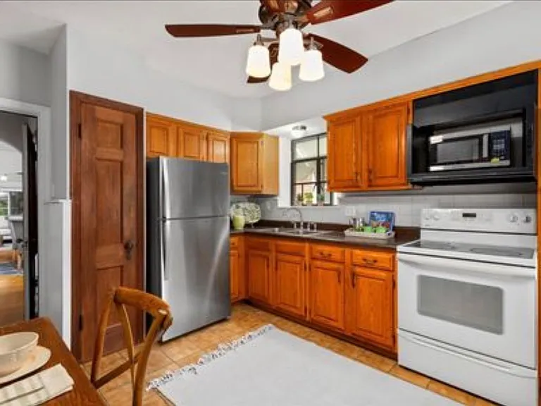 5804 Pernod Ave — Photo 5
