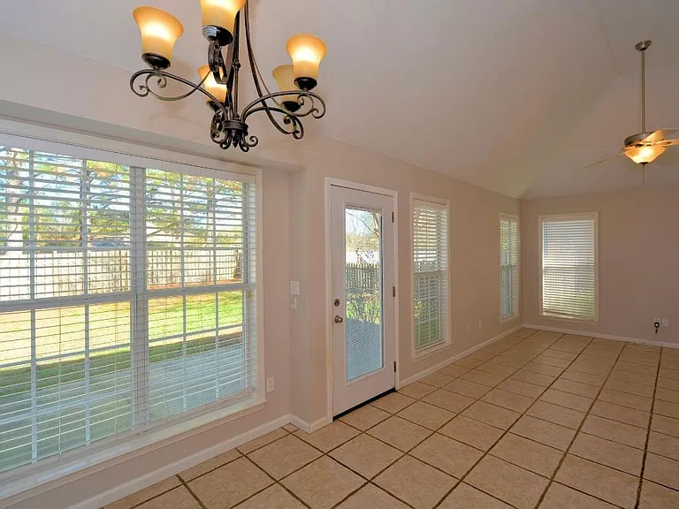 4001 Falliston Dr — Photo 24