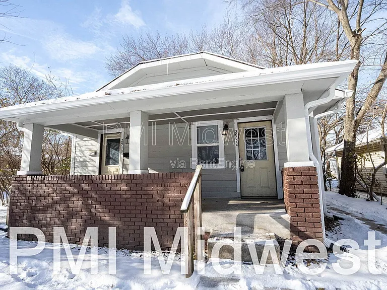 2932 N Dearborn St #A — Photo 1