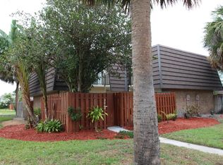 2012 Vista Oaks Cir NE, Palm Bay, FL 32905