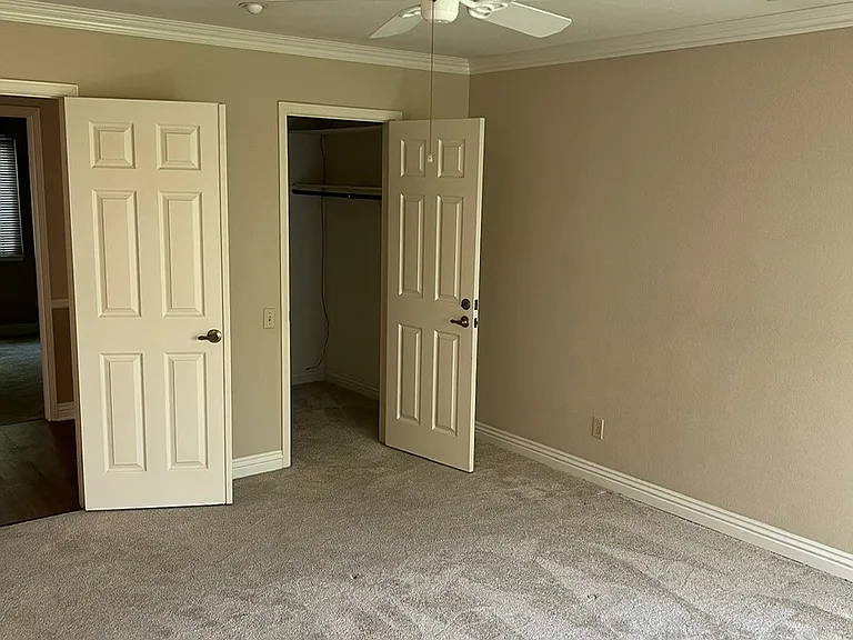 27 Brookstone — Photo 14