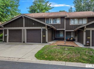 6 Redwood Ln, Springfield, IL 62704