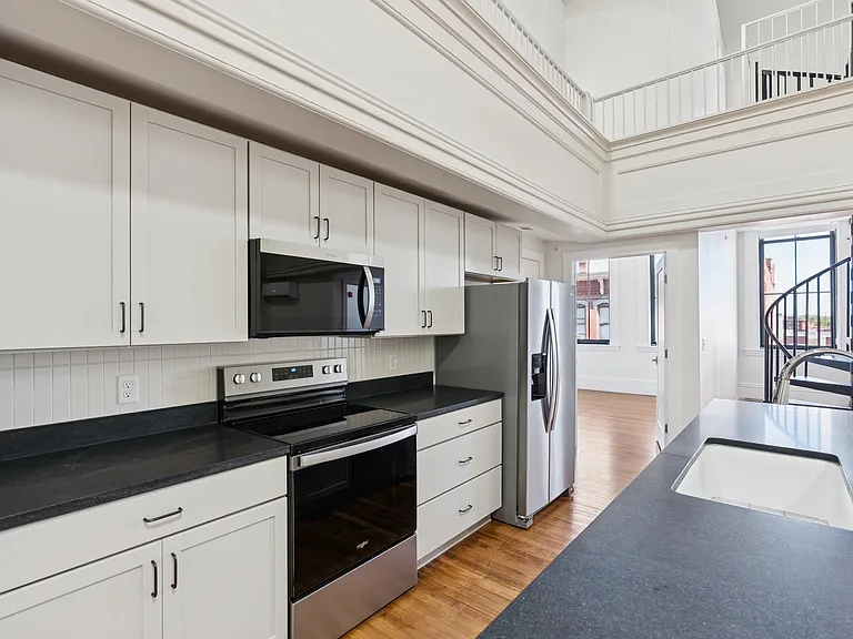 129 Main St #302 — Photo 6
