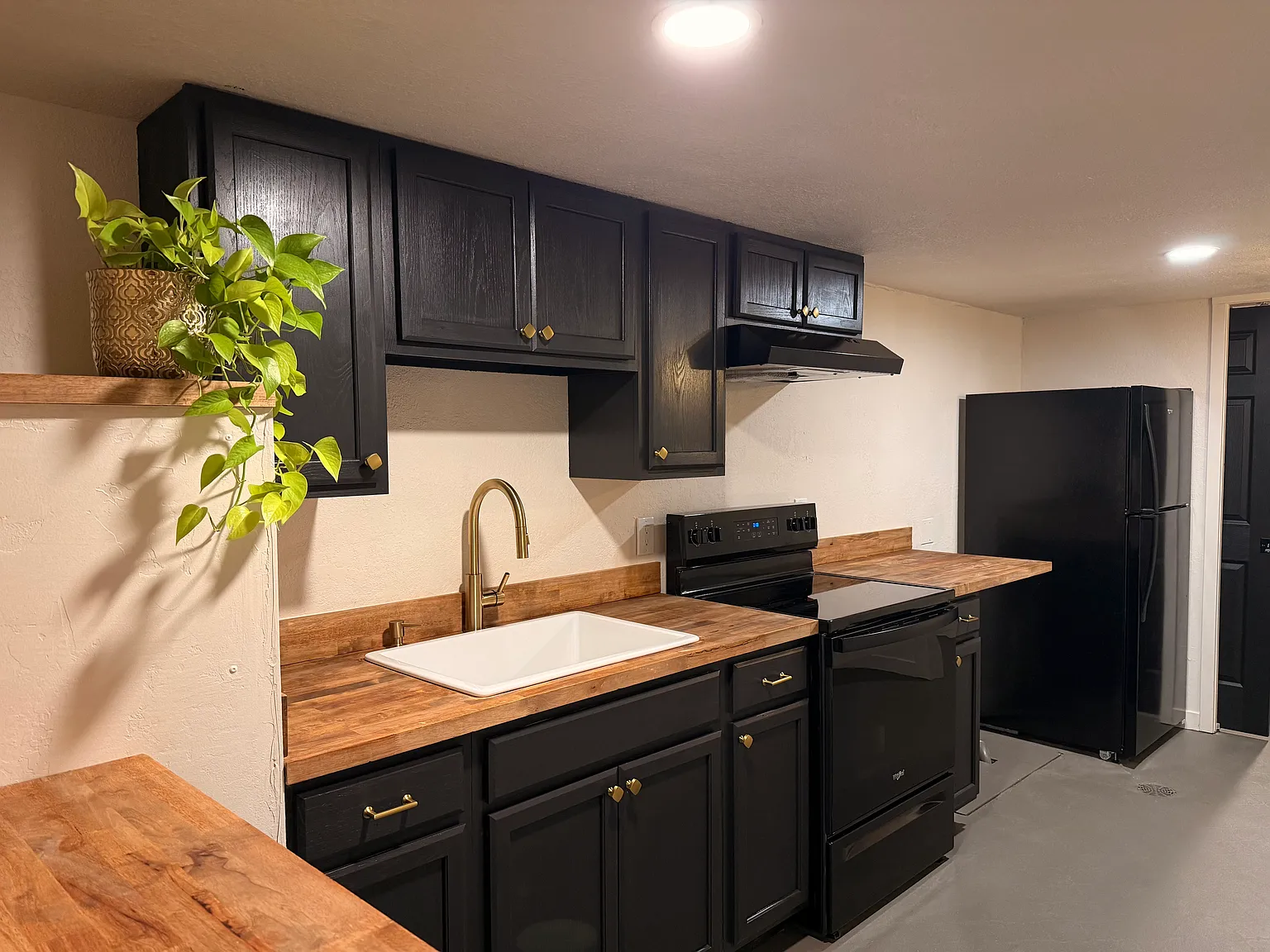 2 bed, 1100 sqft, $2,250 — Photo 2