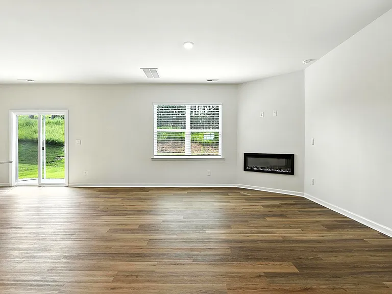 1342 37th Avenue Ln NE — Photo 7