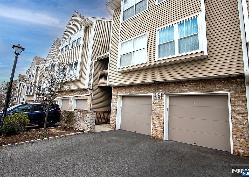 1st image of 507 Windsor Dr #107