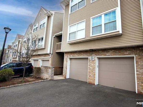 507 Windsor Dr #107, Palisades Park, NJ 07650