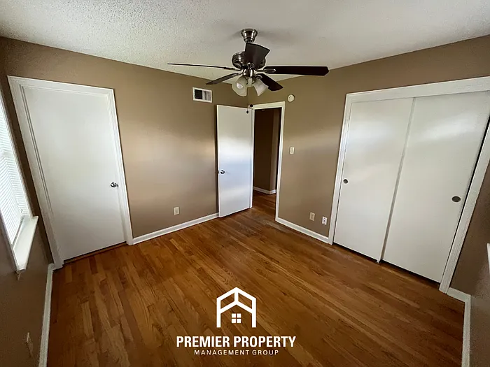 1360 Winfield Rd — Photo 12